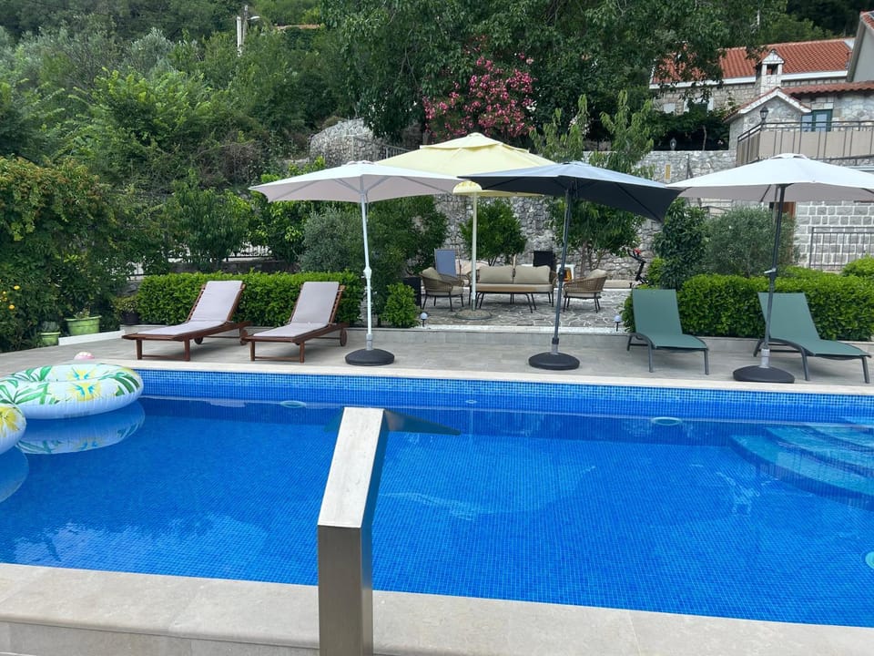 Vila Nikola Villa in Budva Municipality