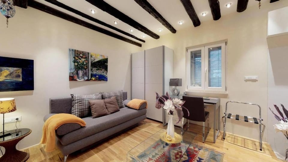 Communal lounge/ TV room, Living room