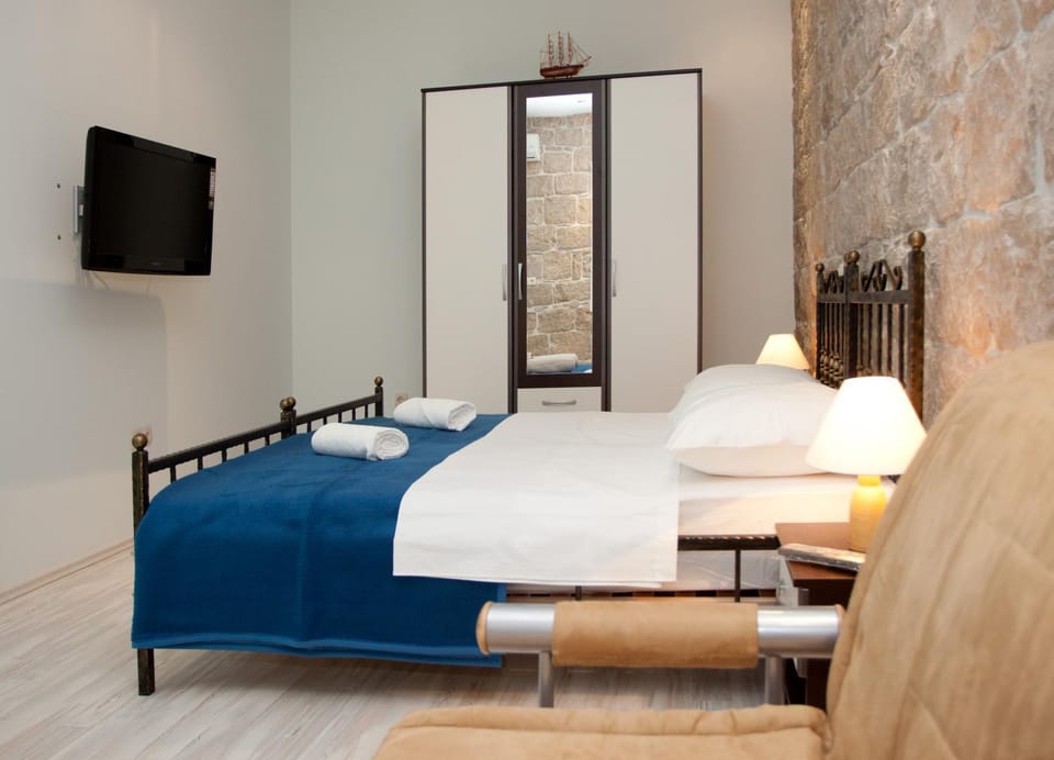 Bed, TV and multimedia