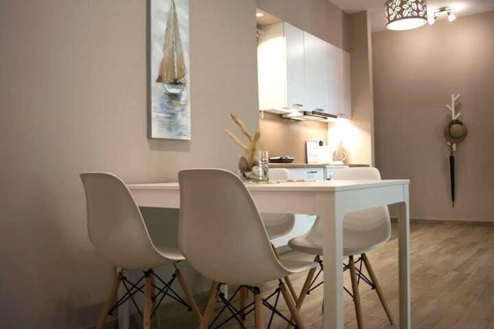 Chic and Minimal apartment close to Thissio Metro Apartment in Athens