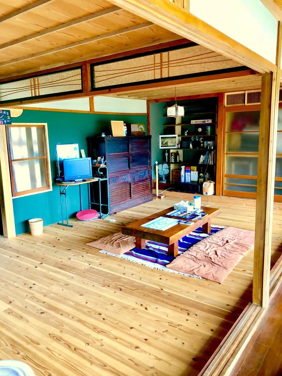 Communal lounge/ TV room