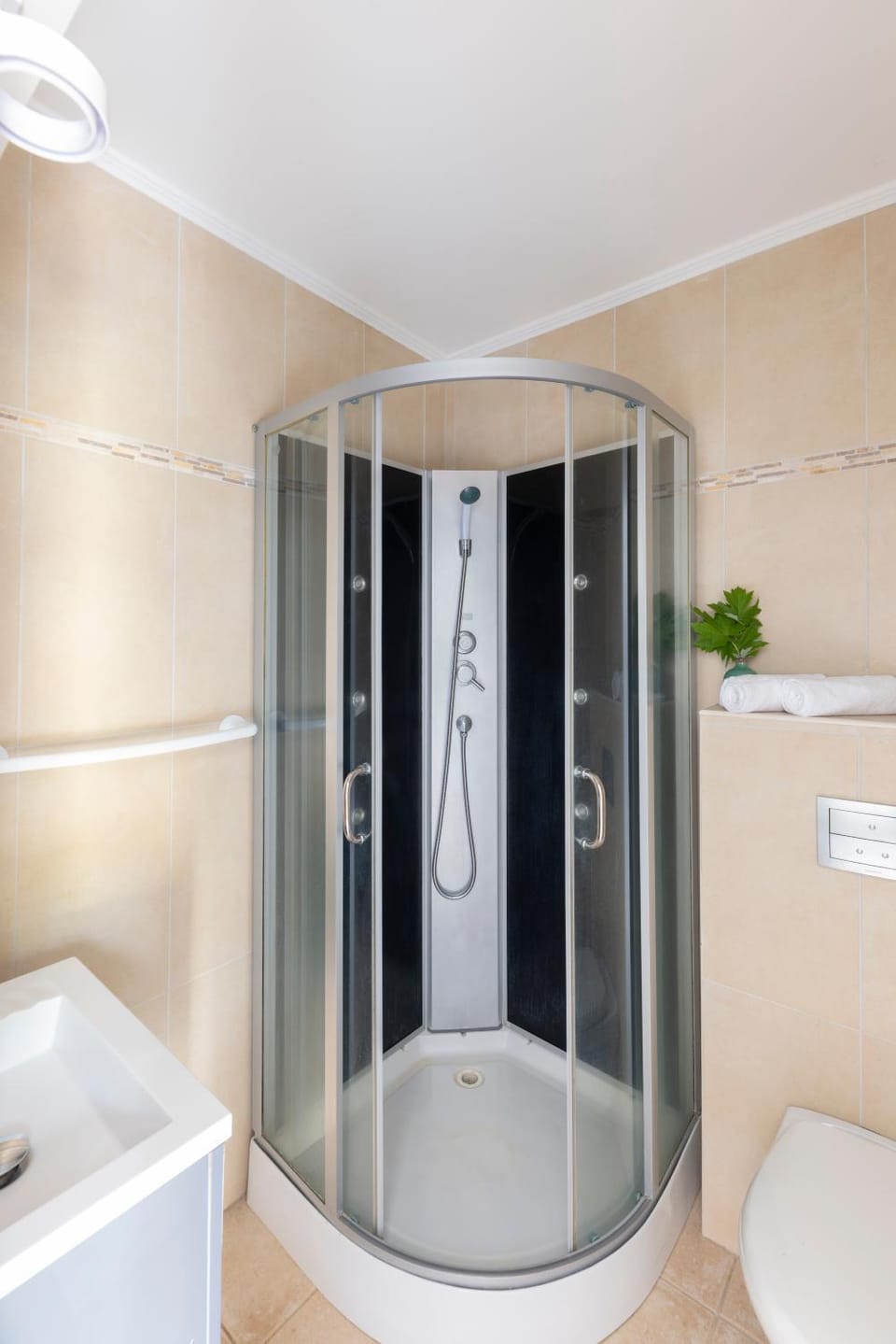 Shower, Bathroom, towels