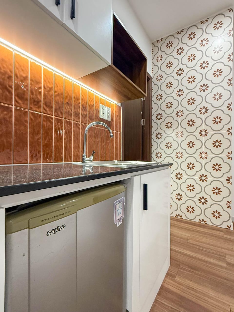 Kitchen or kitchenette, stove