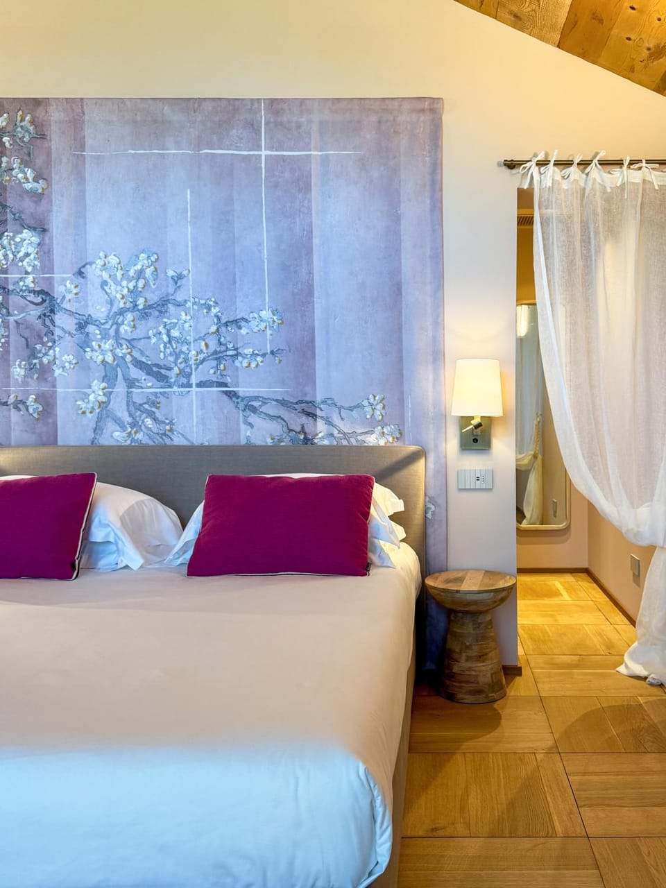 Bed, Photo of the whole room