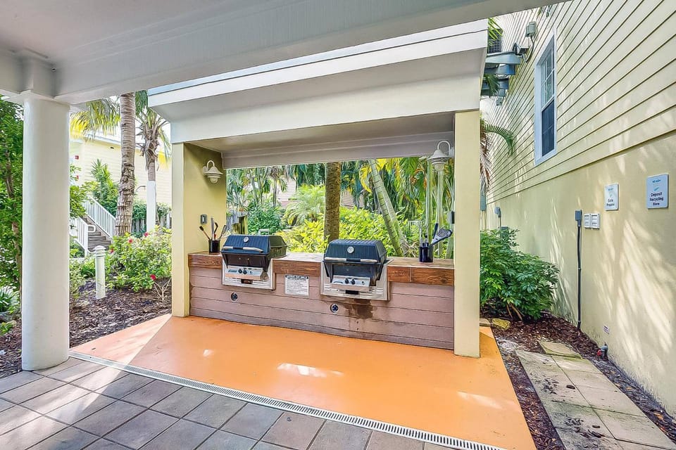 Beach Club at Siesta Key Poolside D House in Florida