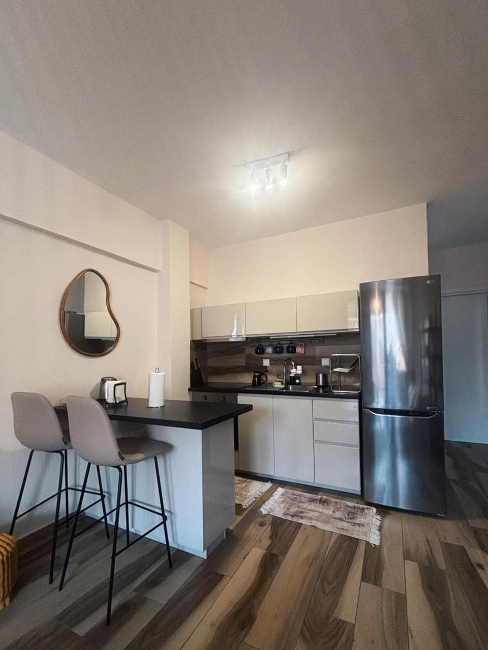 Dining area, kitchen