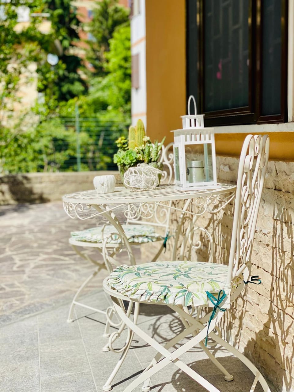 Property building, Restaurant/places to eat