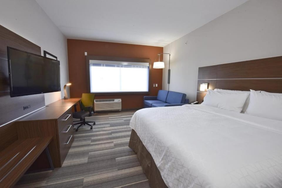 Holiday Inn Express & Suites Junction by IHG Hotel in Rio Grande