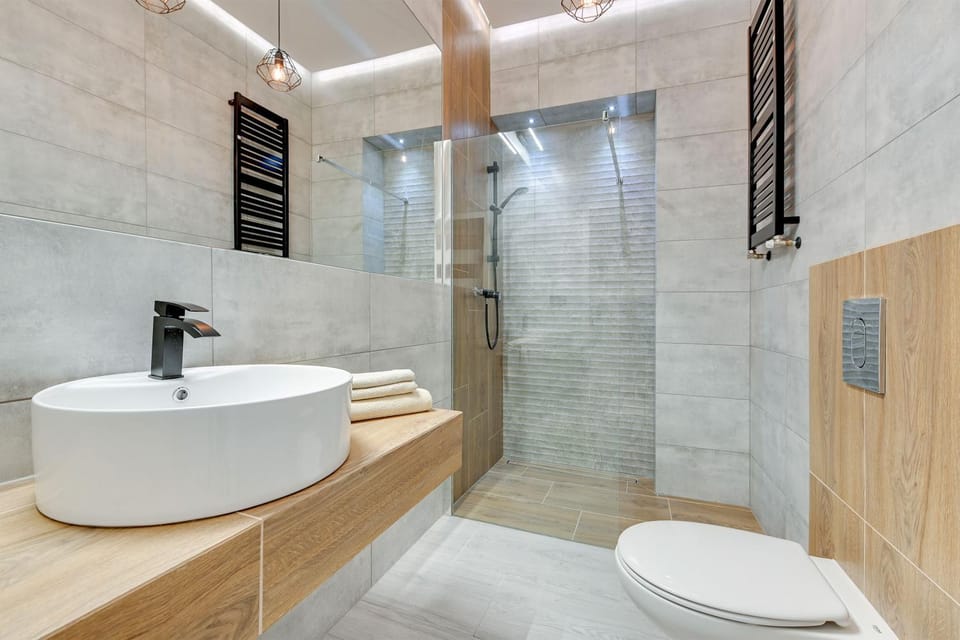 Shower, Toilet, Bathroom