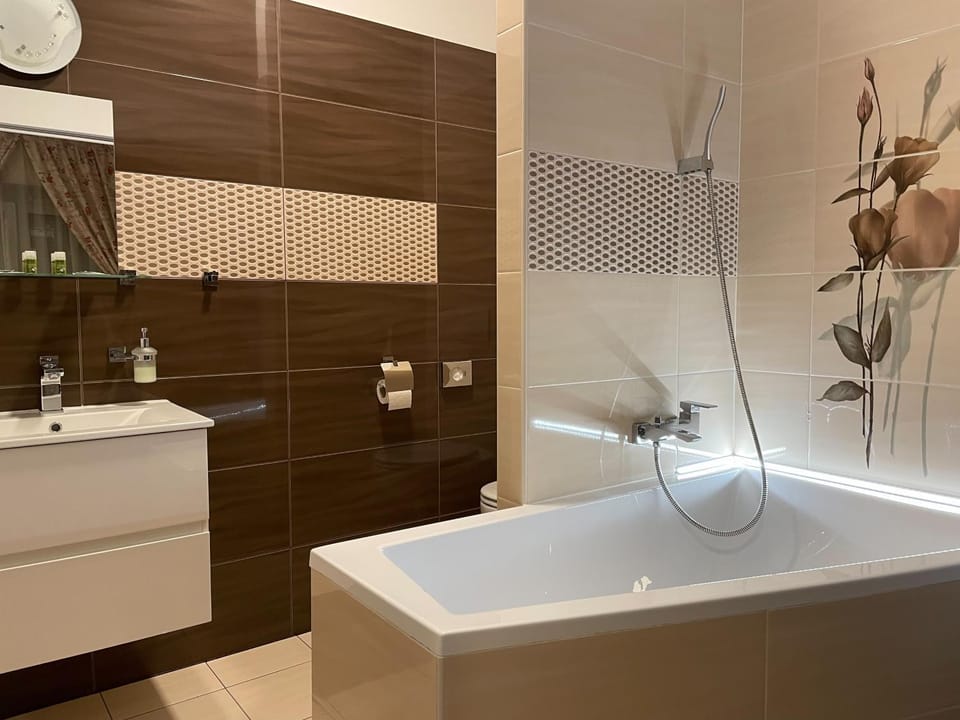 Bathroom, Bath