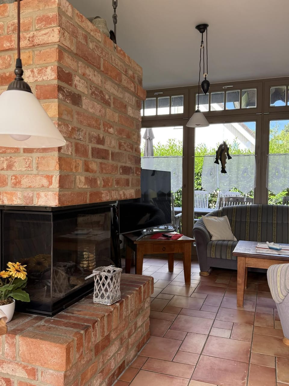Communal lounge/ TV room, Seating area, fireplace