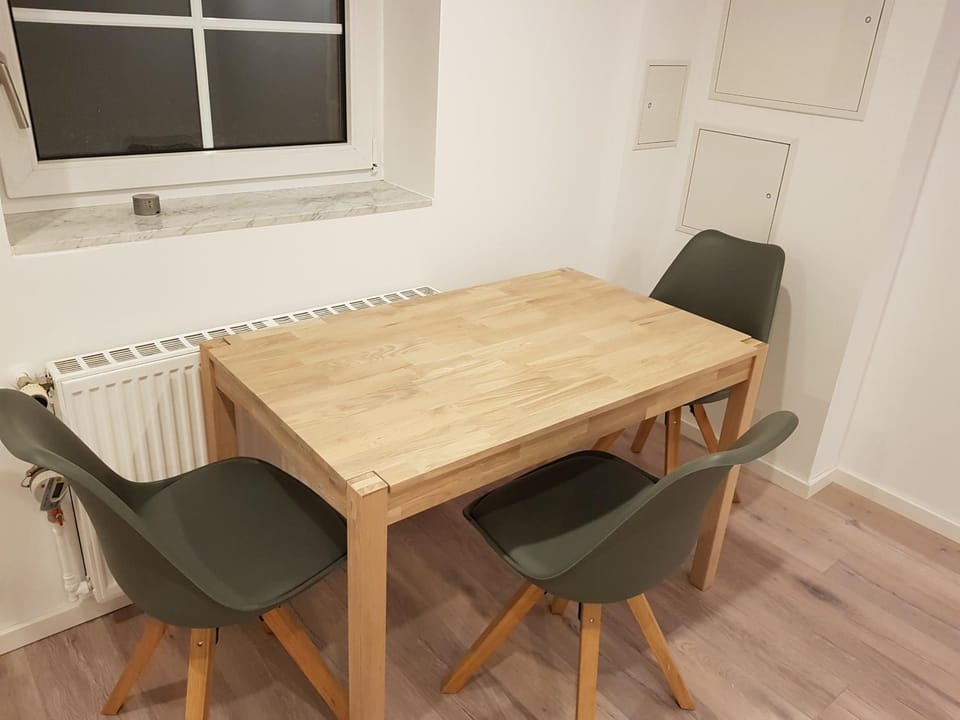 Photo of the whole room, Decorative detail, Seating area, Dining area