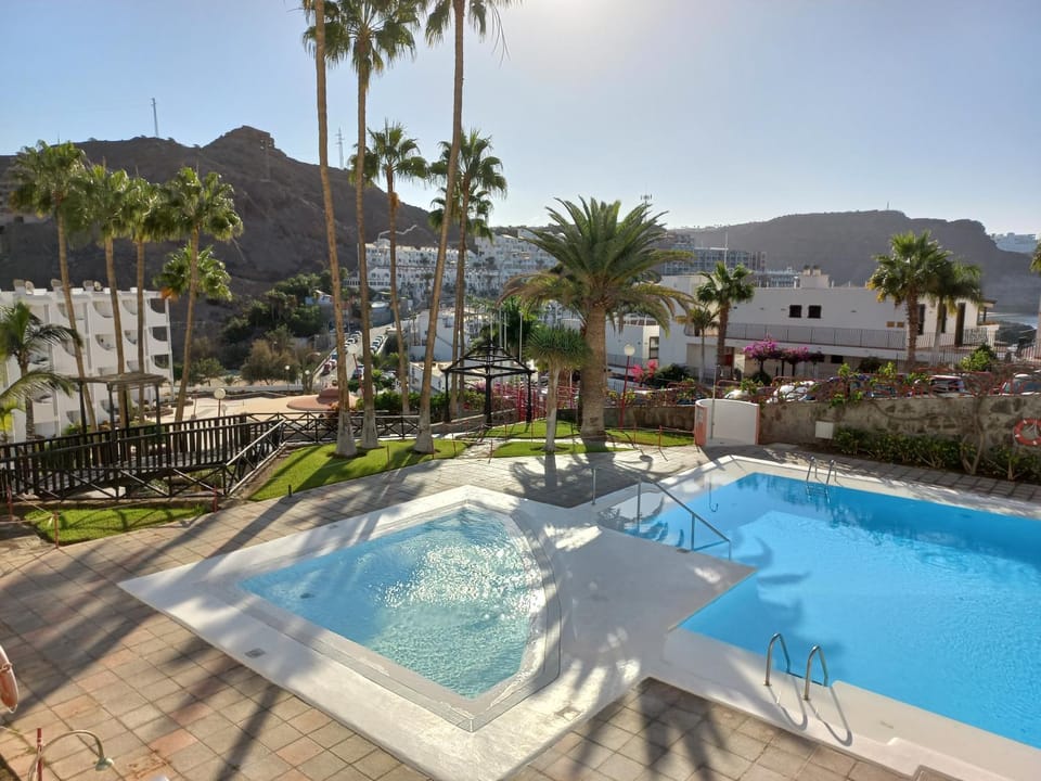 Pool view, Swimming pool