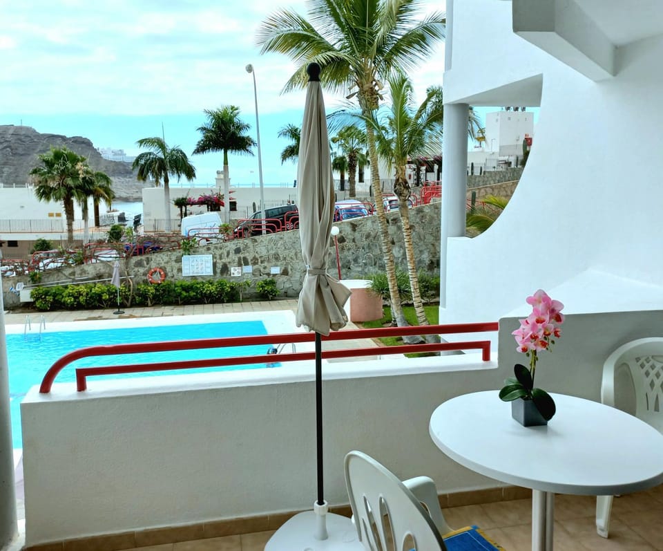 Balcony/Terrace, Pool view