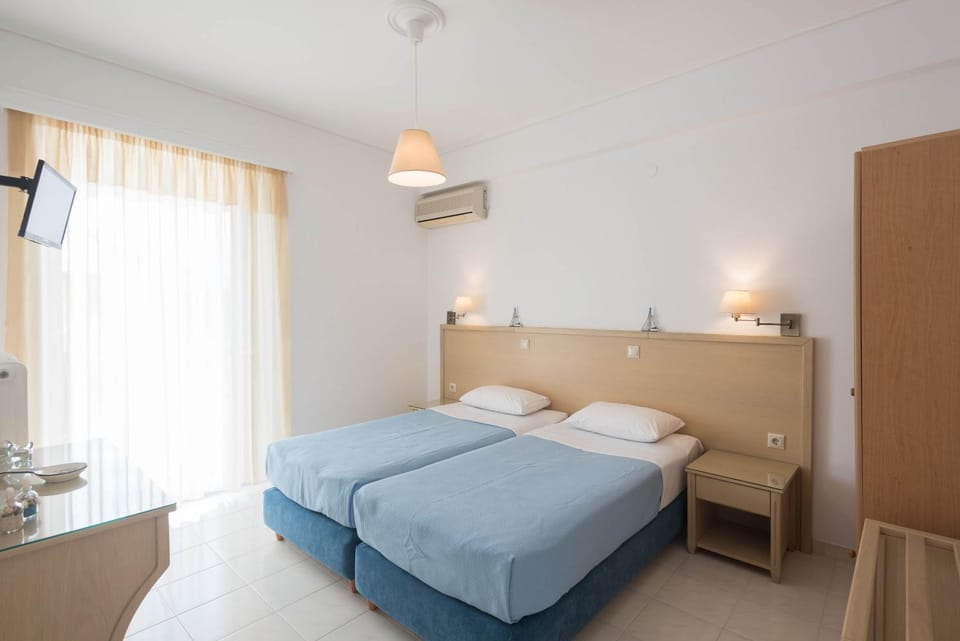 TV and multimedia, Bedroom, Sea view