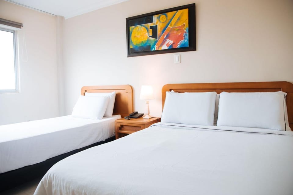 Bed, Photo of the whole room, Decorative detail, Bedroom
