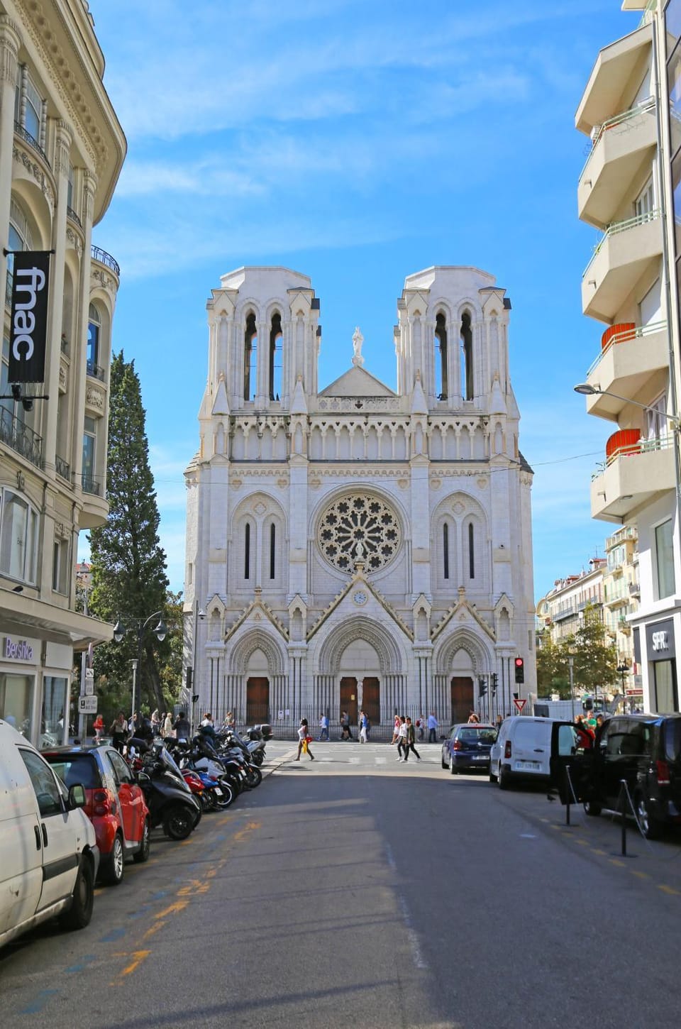 Nearby landmark, Neighbourhood
