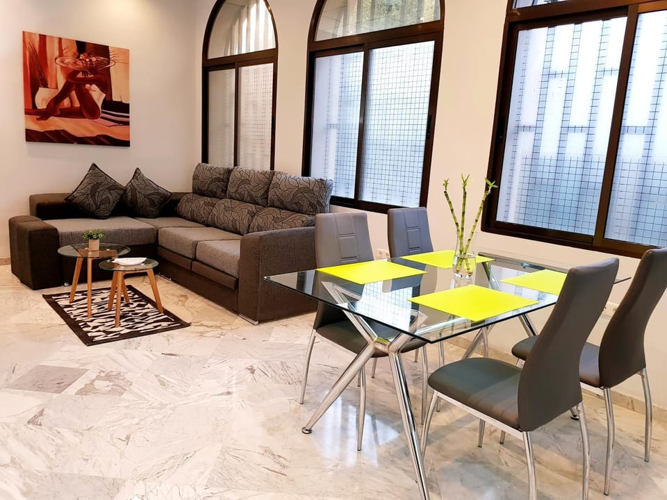 Living room, Dining area
