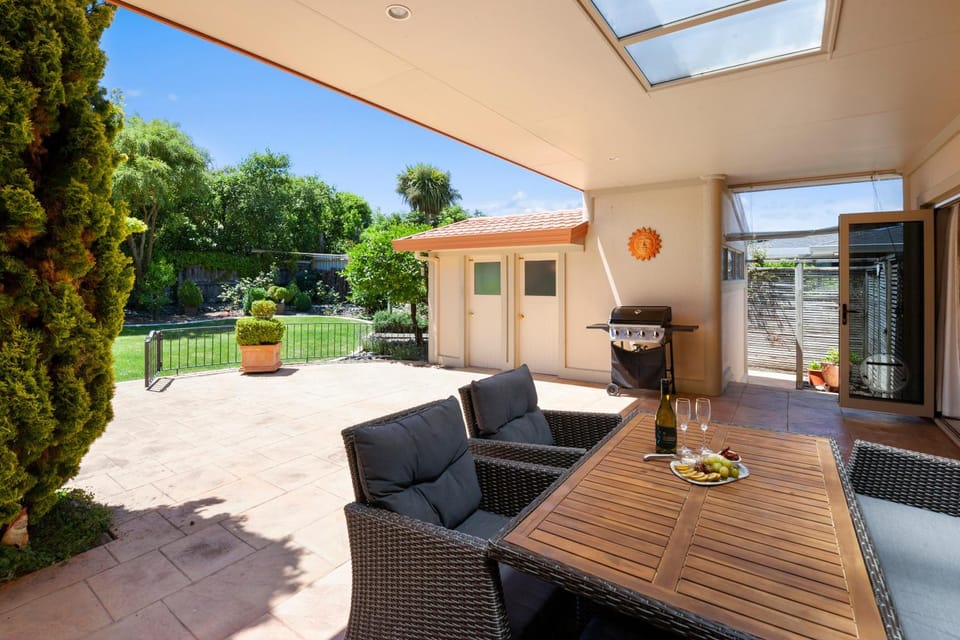 Patio, BBQ facilities, Garden, Balcony/Terrace, Seating area, Dining area, Garden view