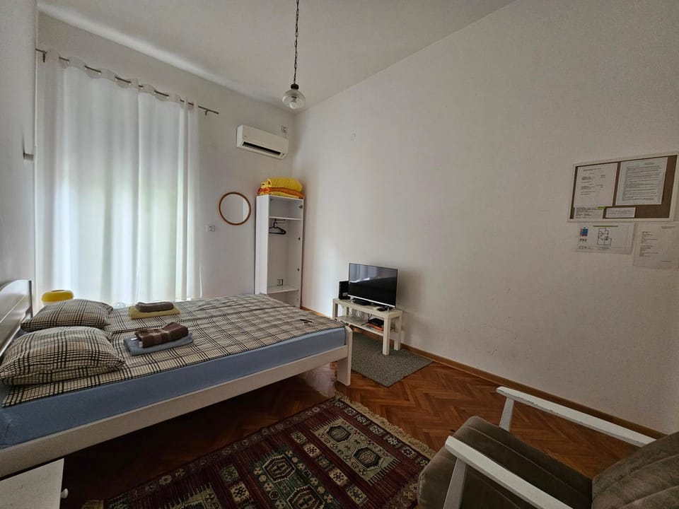 Cricket Park Hostel Hostel in Belgrade