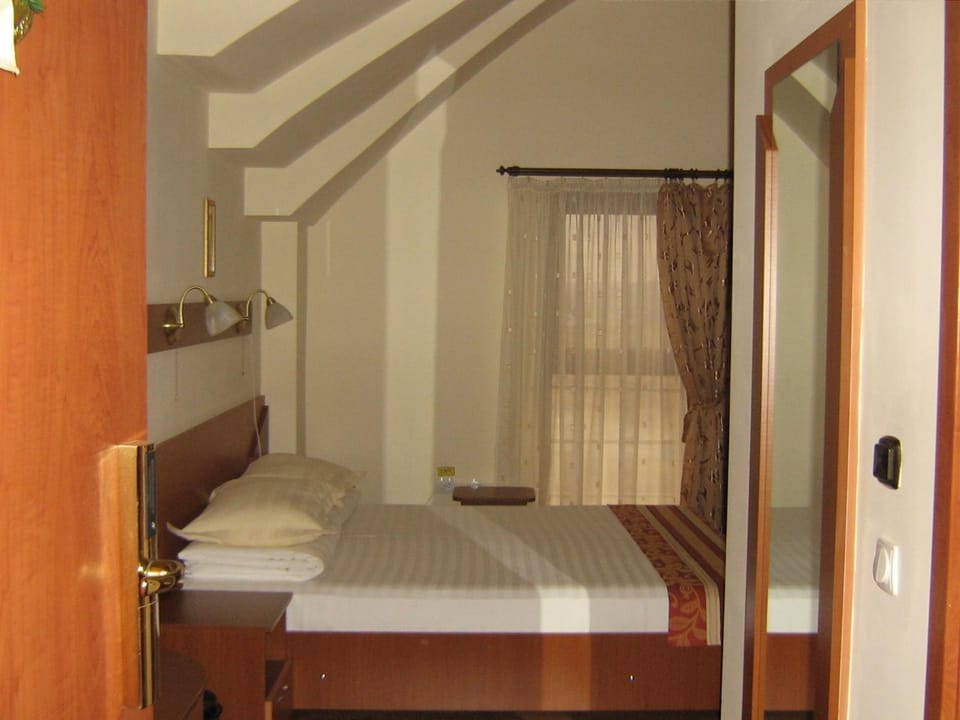 Hotel Transit Hotel in Hungary