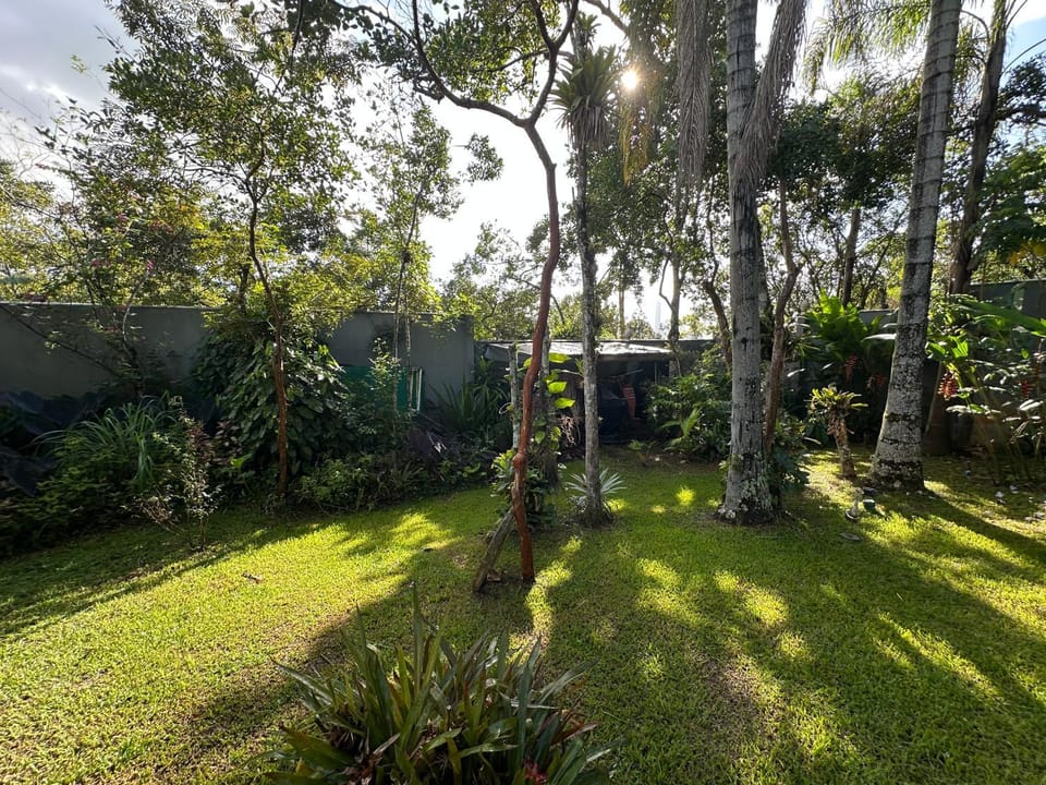 RECANTO DOS PASSARINHOS LINDA CASA COM 2 quartos Nature lodge in Camboriú