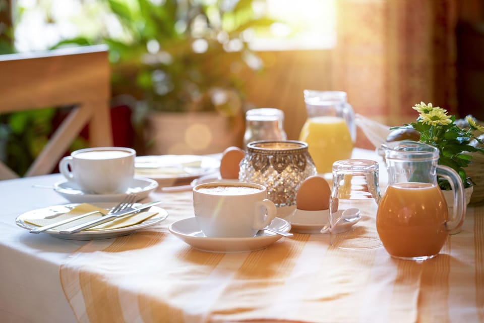 Coffee/tea facilities, Food and drinks, Breakfast, Continental breakfast