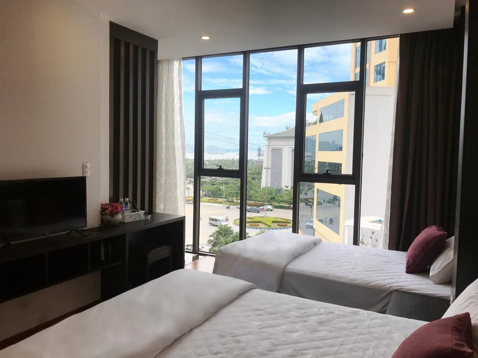 View (from property/room), City view, Sea view