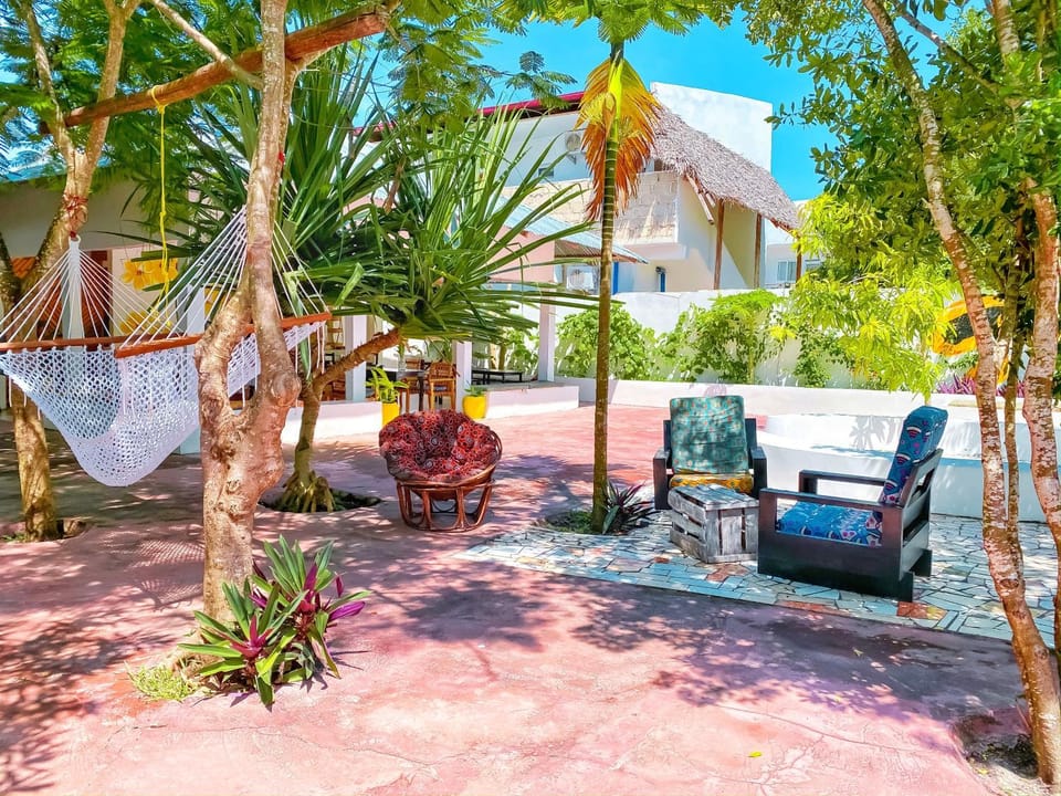 Communal lounge/ TV room, Garden, Area and facilities
