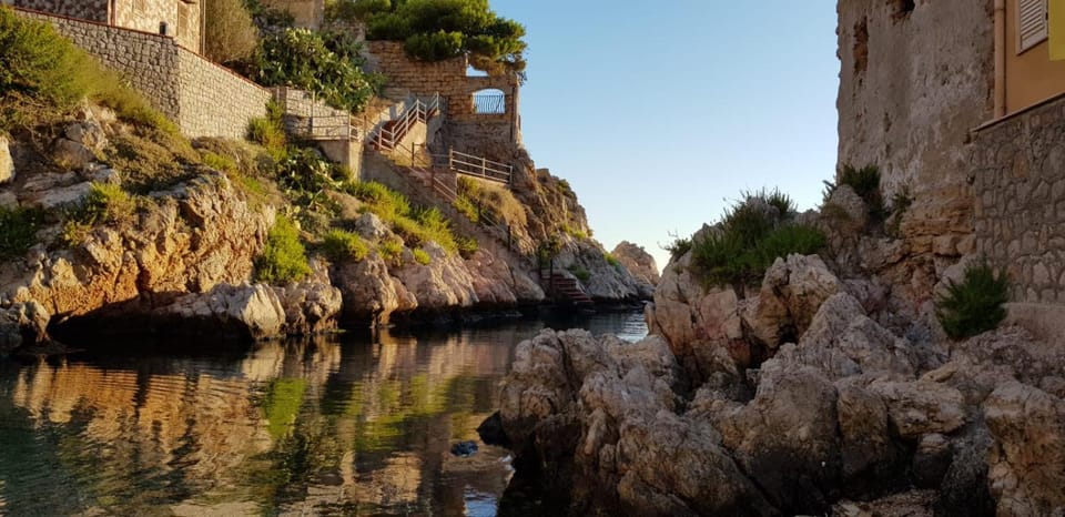 Nearby landmark, Natural landscape