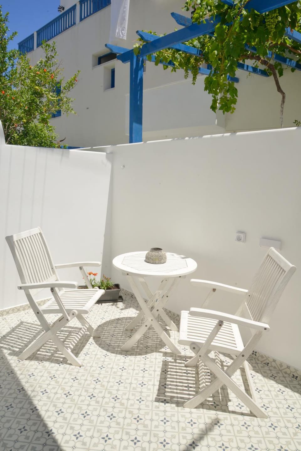 Veletas Rooms Apartment in Milos