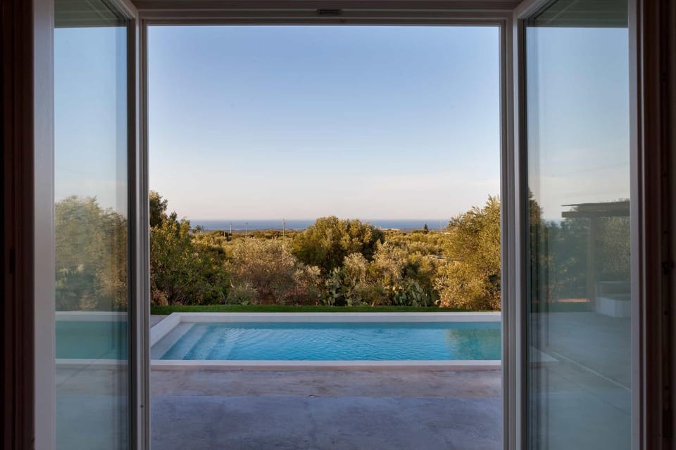 Pool view, Sea view