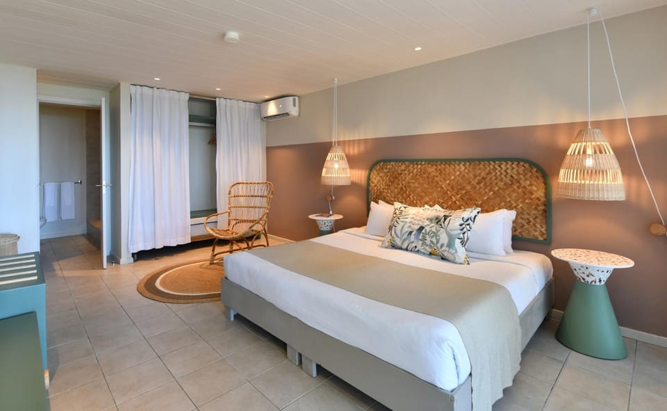 Seating area, Bedroom