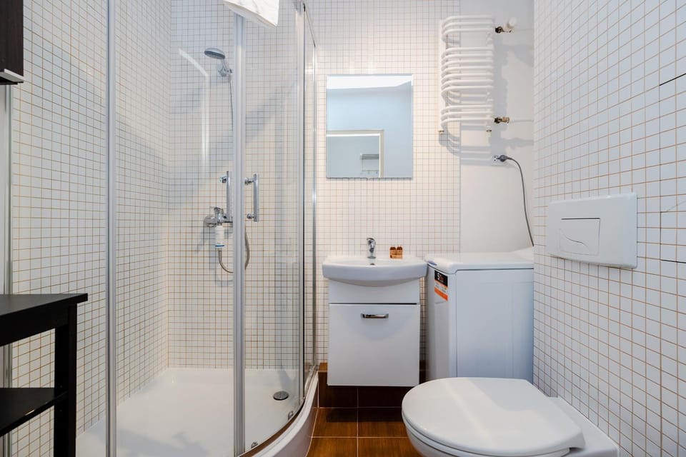 Shower, Toilet, Bathroom, washing machine