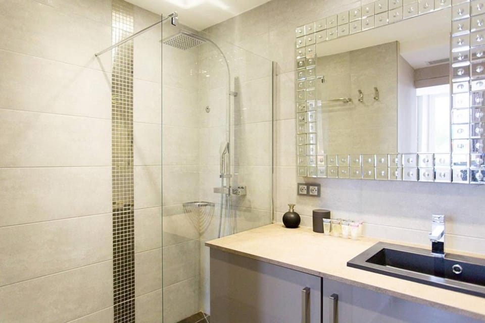 1 bedroom in front of the Palais! Apartment in Cannes
