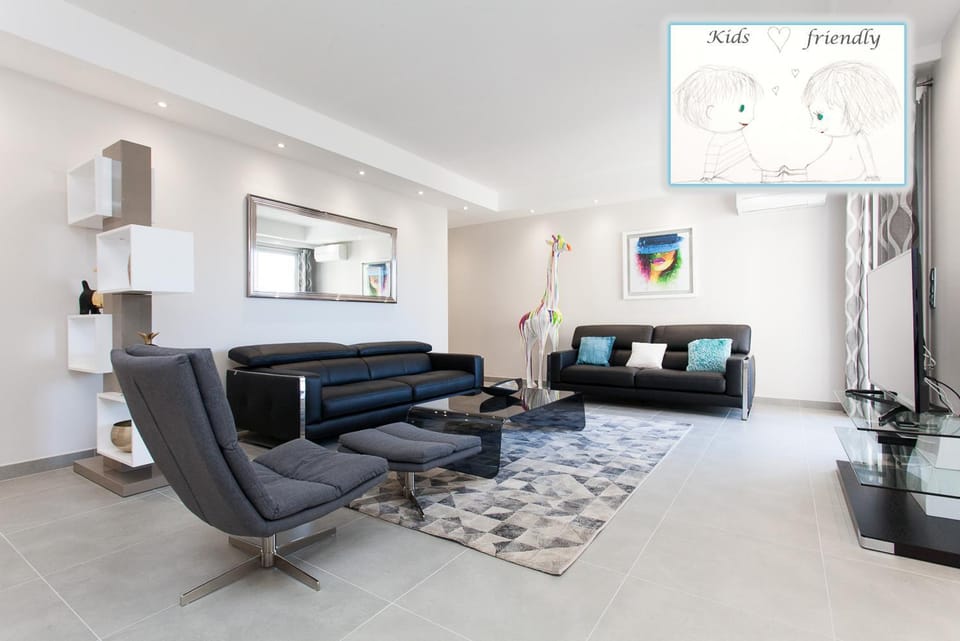 Marriott- Croisette: Superb 3 bedrooms/ 3 baths Apartment in Cannes