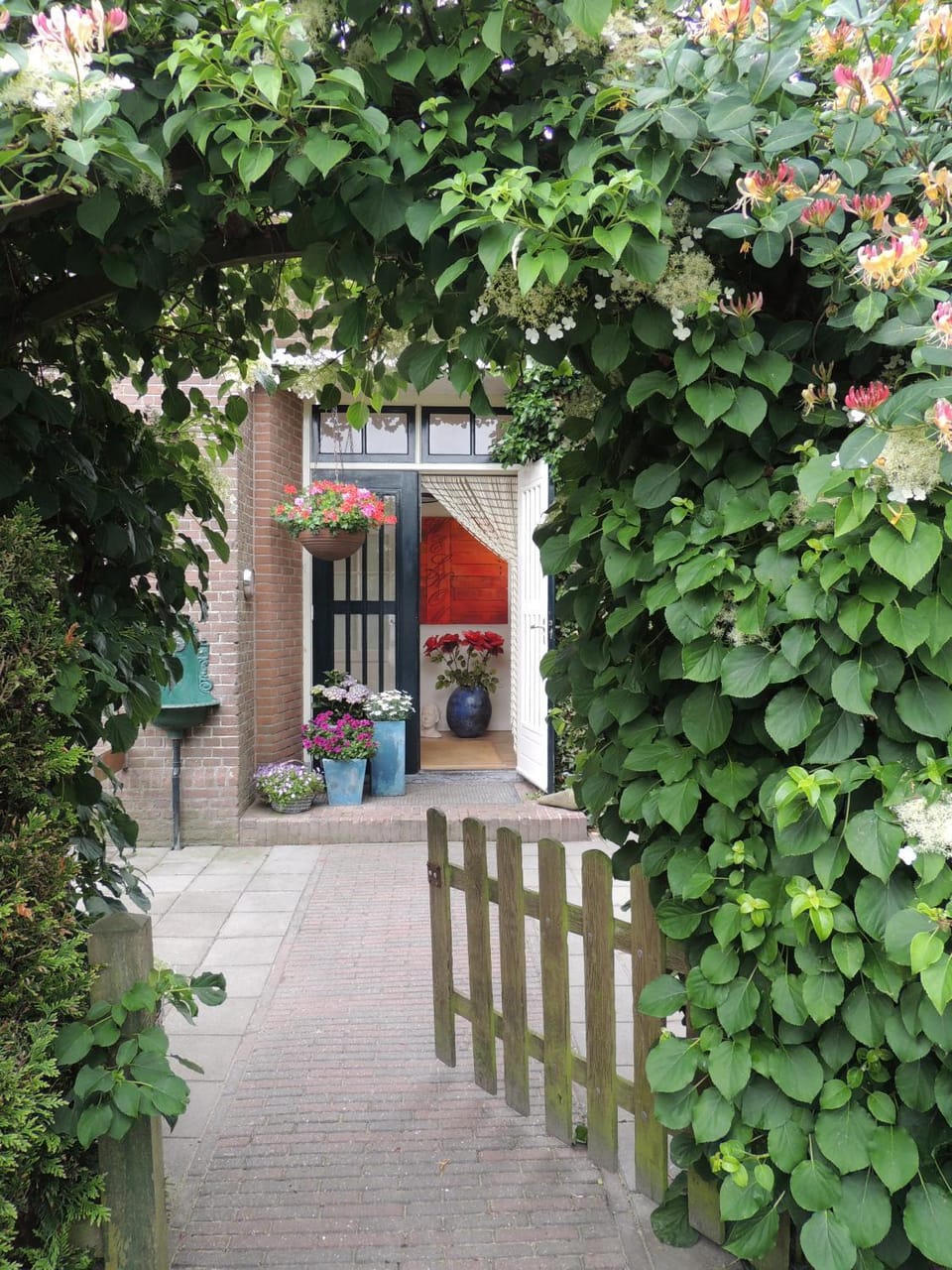 Facade/entrance, Spring, Summer
