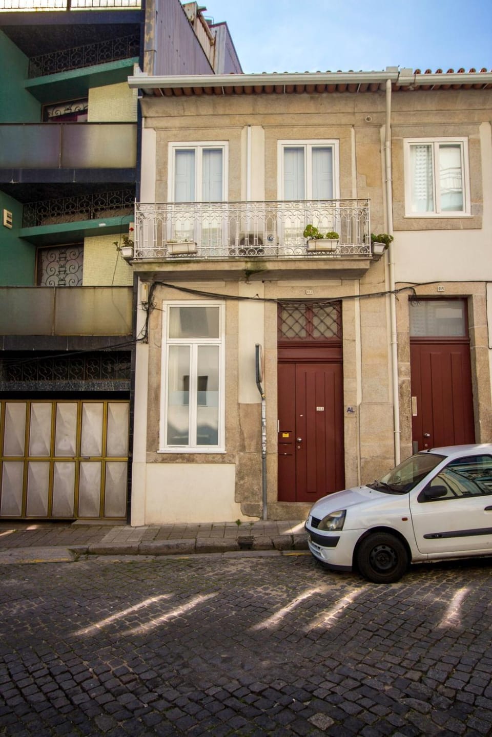 Property building, Neighbourhood