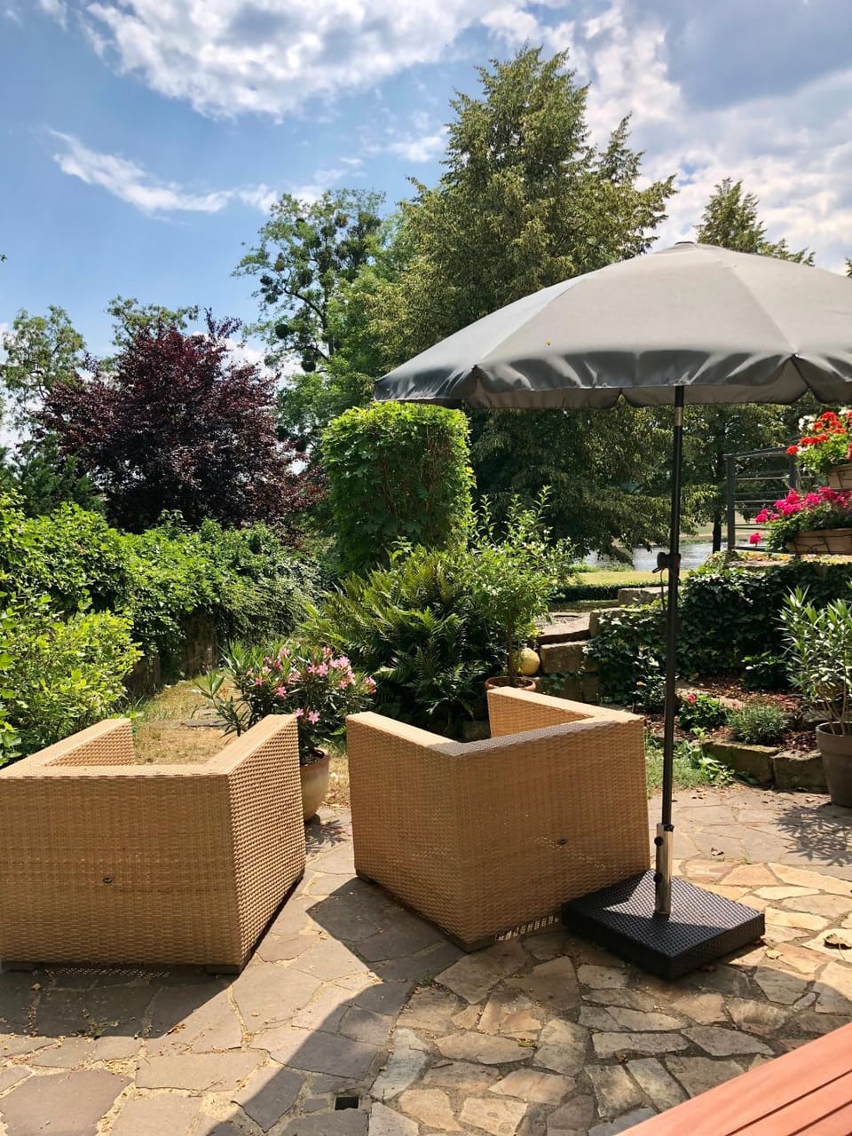 Property building, Patio, Garden, Balcony/Terrace