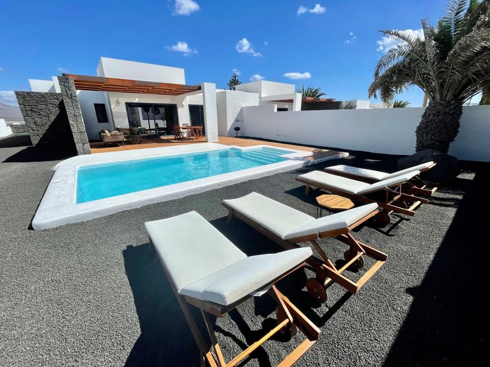 Balcony/Terrace, Swimming pool