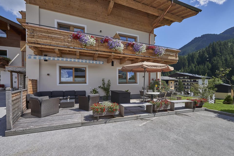 Patio, Summer, Balcony/Terrace