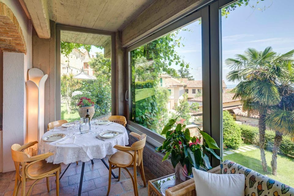 Dining area, Garden view, Lunch