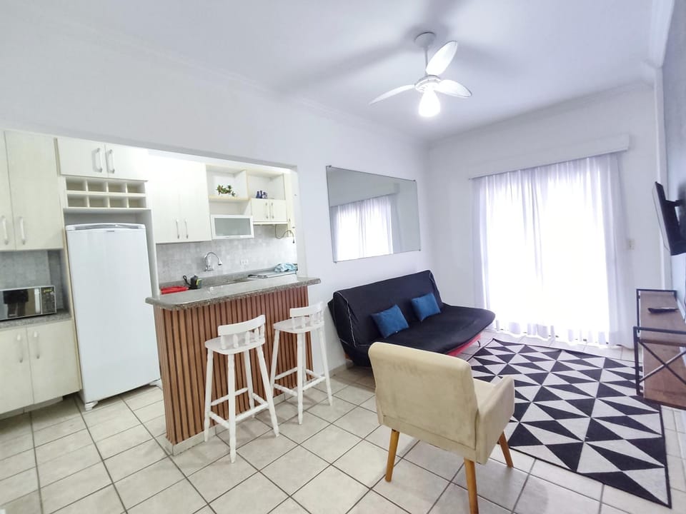 Kitchen or kitchenette, Living room, Seating area, Dining area, oven, stove