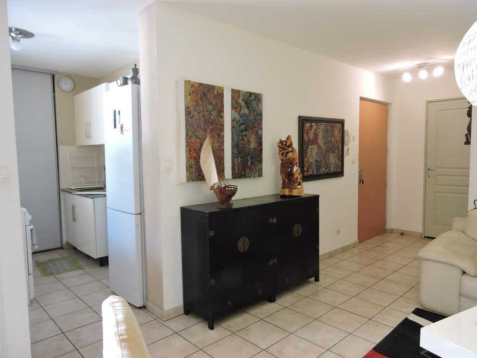 Kitchen or kitchenette, Decorative detail