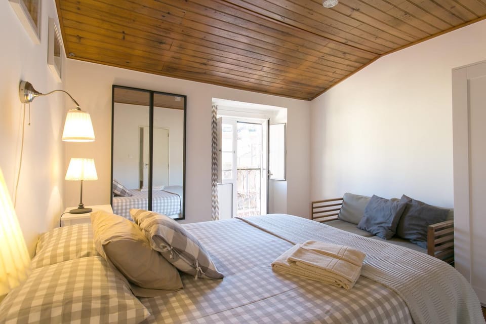 Bed, Photo of the whole room, Bedroom, towels, wardrobe