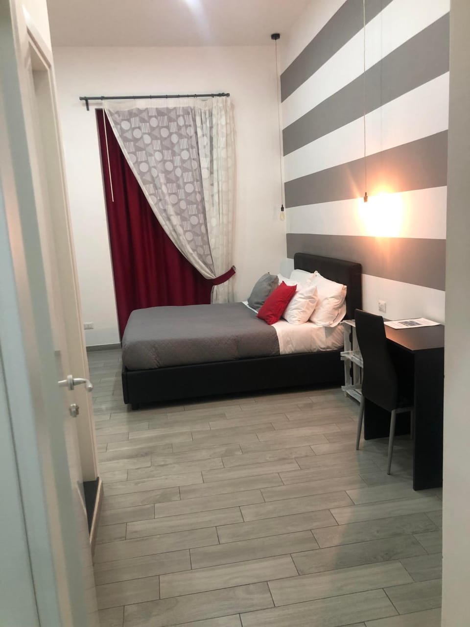 Bed, Living room, Photo of the whole room, Bedroom