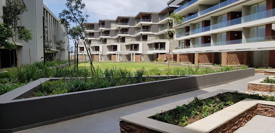 Property building, Garden, Balcony/Terrace