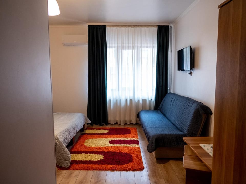 Communal lounge/ TV room, Photo of the whole room