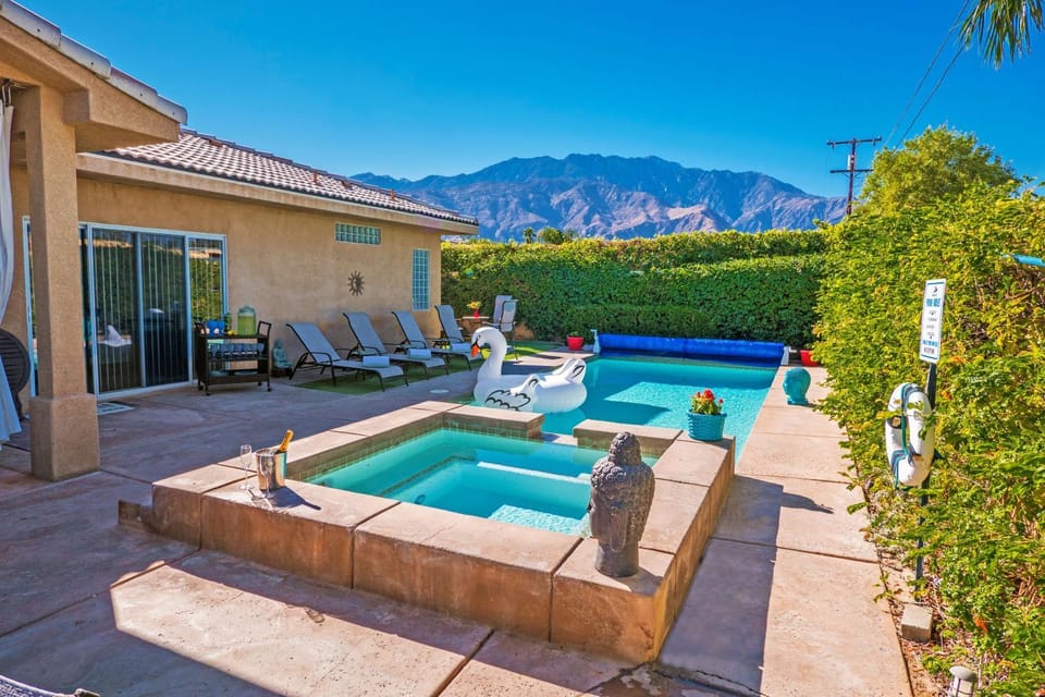 Hot Tub, Pool view