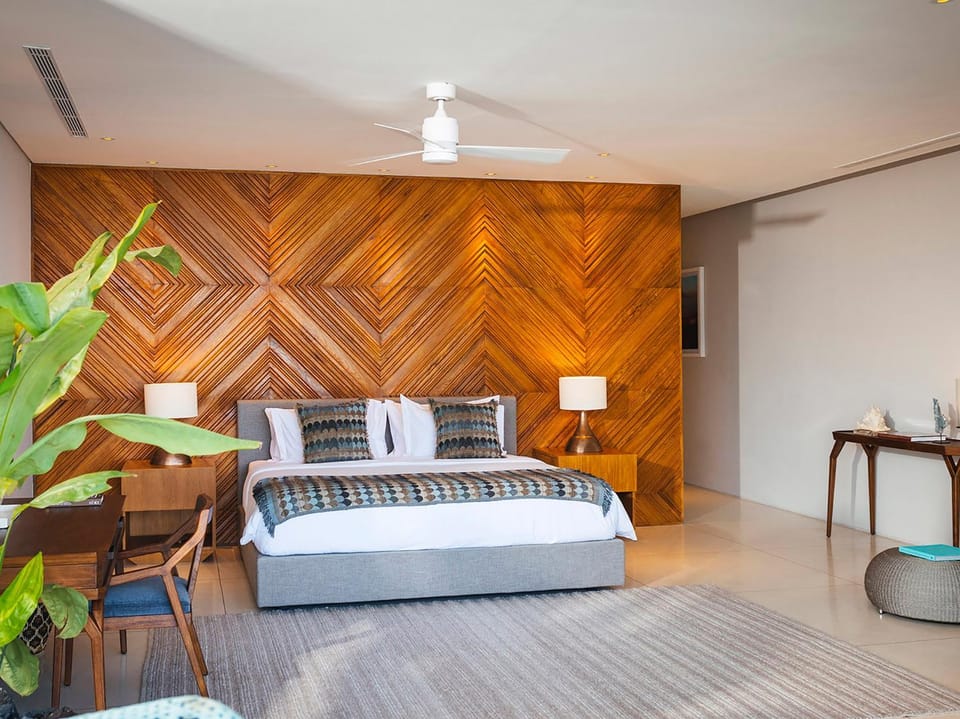 Photo of the whole room, Seating area, Bedroom